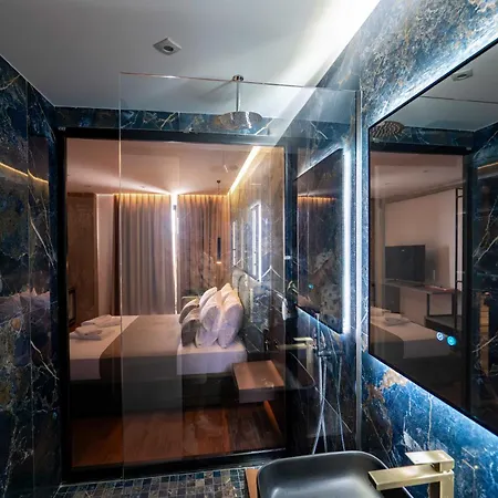 Cuni Luxury