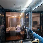 Cuni Luxury