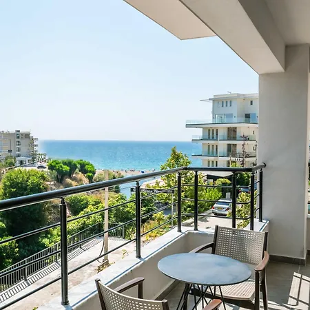 Cuni Luxury Hotel