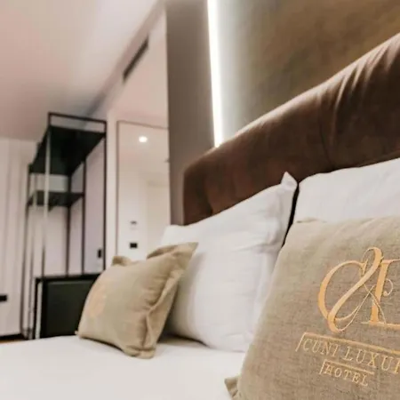 Cuni Luxury Ξενοδοχείο 4*