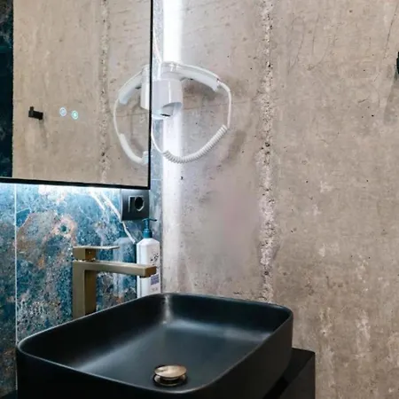 Cuni Luxury Σαράντα