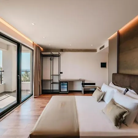 Cuni Luxury Ξενοδοχείο 4*