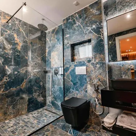 Cuni Luxury 4*