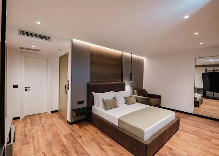 Cuni Luxury Hotel 4*